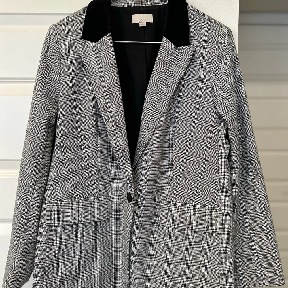 LOFT Black and Gray Plaid Blazer - Picture 1 of 2